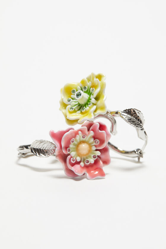 (image for) Resilient Flower earrings